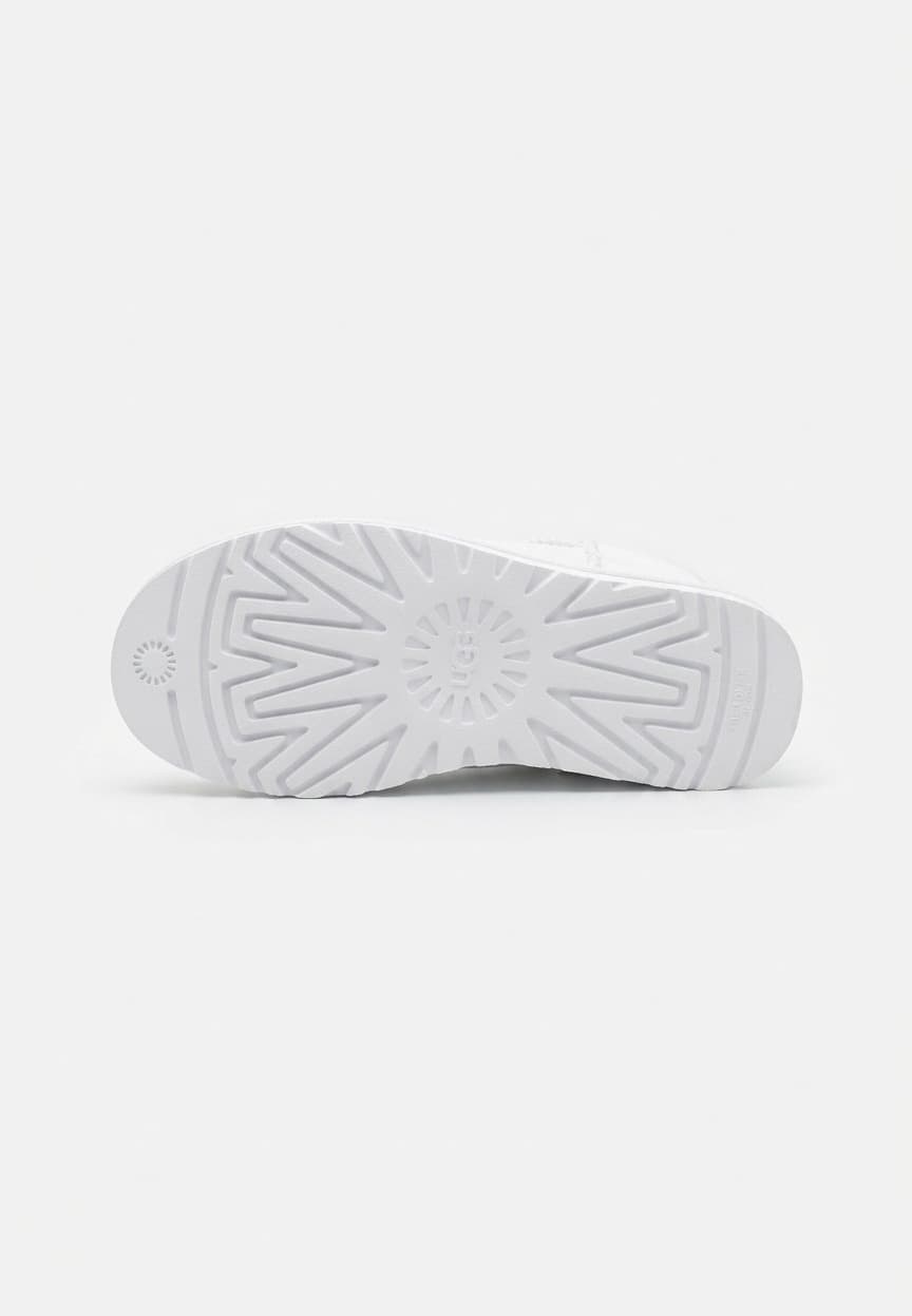 UGG Classic Ultra Mini Platform — Alb — imaginea 4